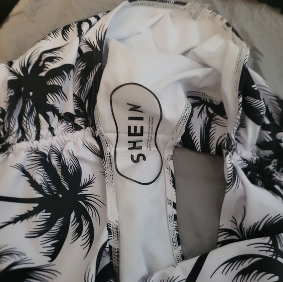 Two piece cold shoulder with two tops plus size - Picture 4 of 6